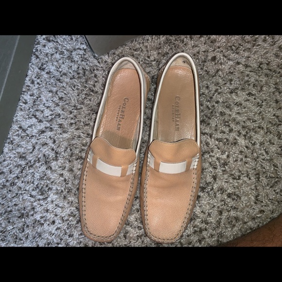 Colehaan flats - Picture 2 of 4